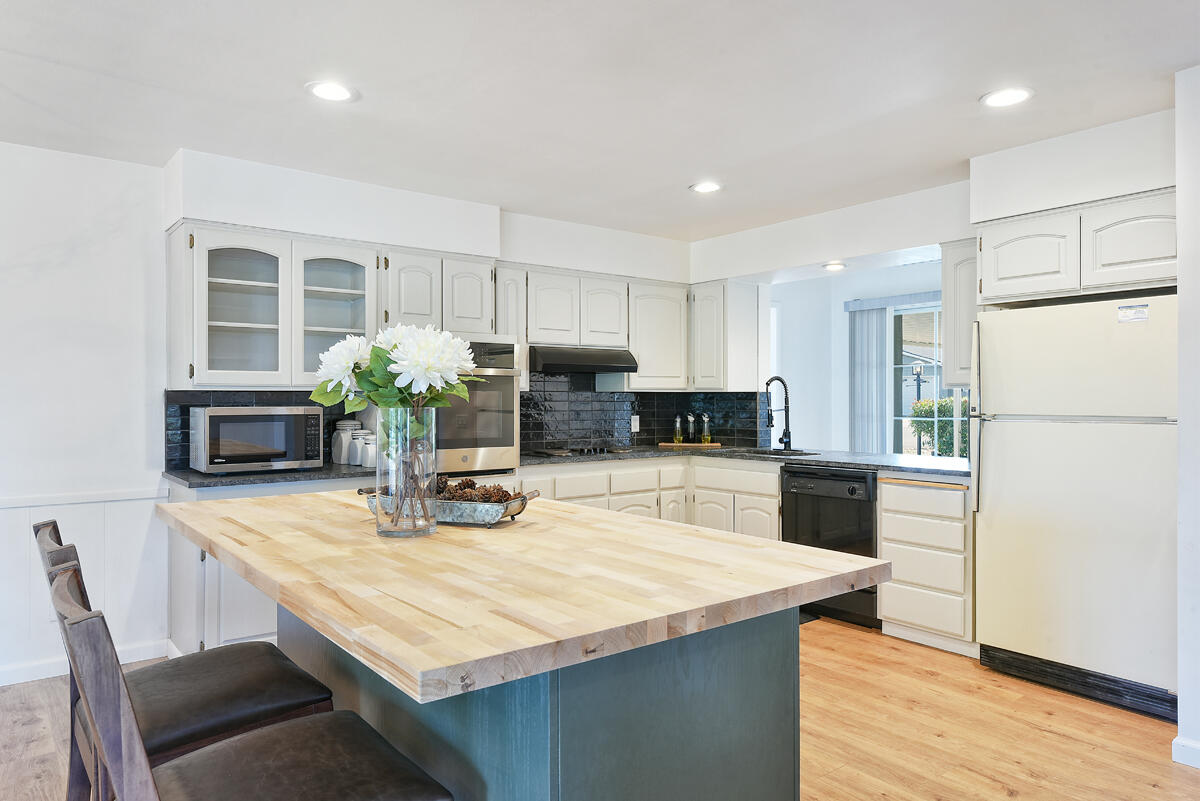 Blossom Hill Terrace Unit No 1 - Residential