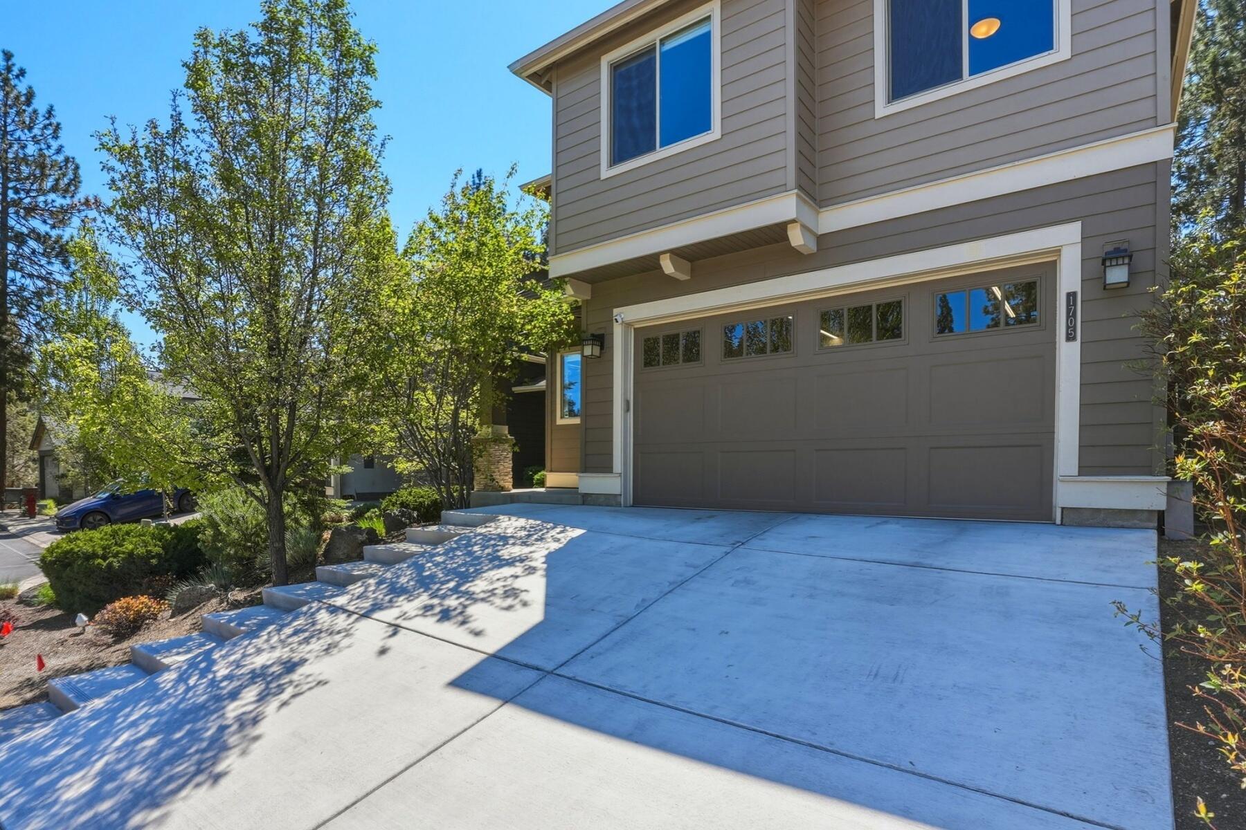 1705 NW Precision Lane