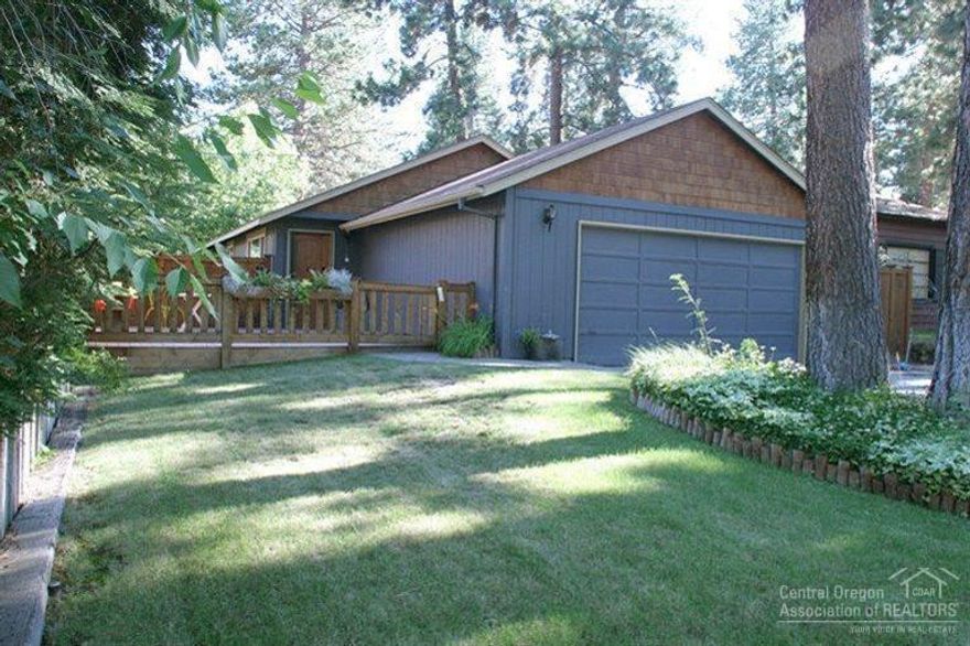 Cute home on a quiet downtown street. Close to all the amenities that downtown has to offer. The home features a large deck for entertaining, corian countertops, tile floors, single level living with a spacious two car garage. Great home for a vacation rental as well.