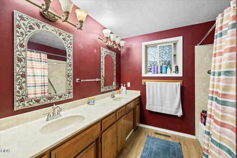 Tiny photo for 2406 Senate Way, Medford, OR 97504 (MLS # 220226786)
