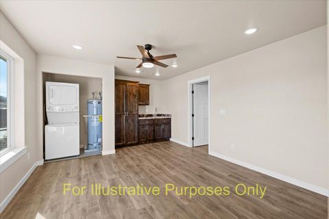 Tiny photo for 7871 Houston Loop, White City, OR 97503 (MLS # 220219856)