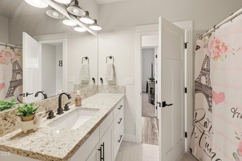 Tiny photo for 37 Terra Linda Court, Eagle Point, OR 97524 (MLS # 220223183)