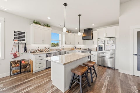 Tiny photo for 37 Terra Linda Court, Eagle Point, OR 97524 (MLS # 220223183)