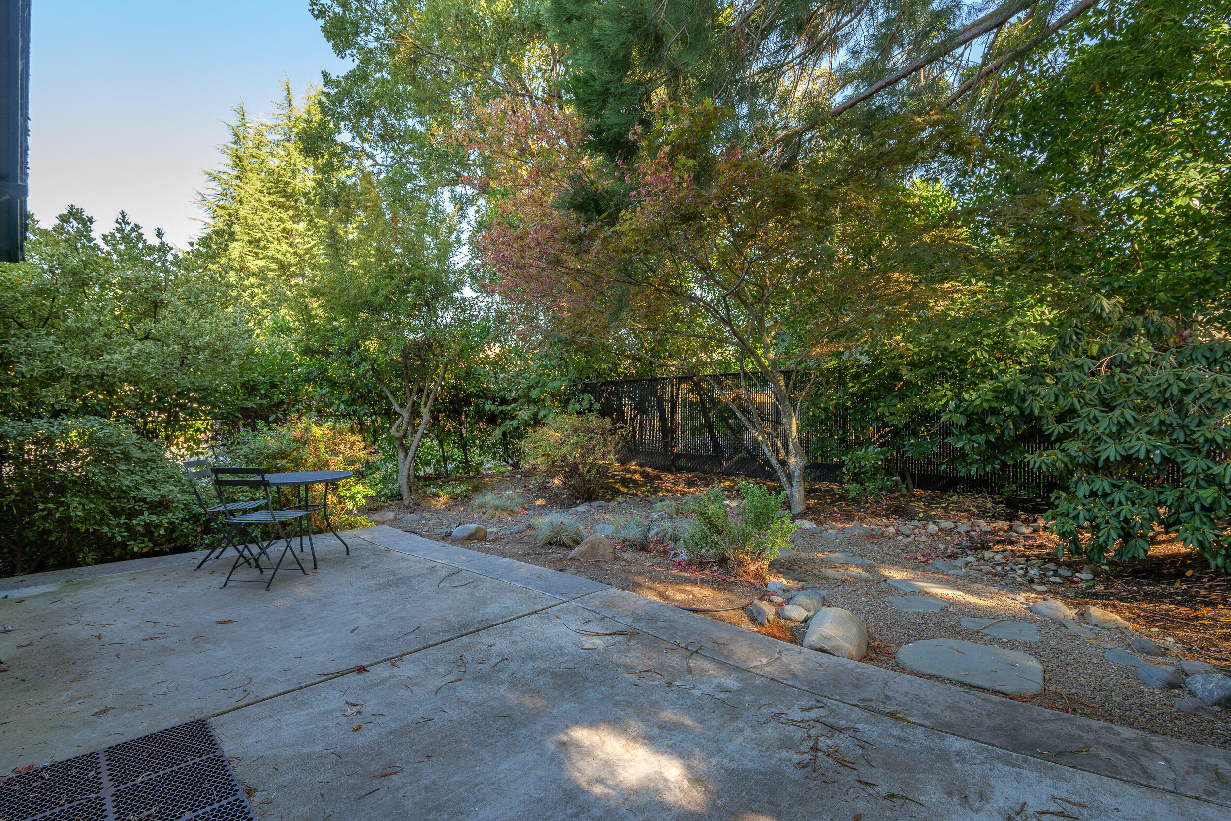 Bungalow Add Tog - Commercial Lease