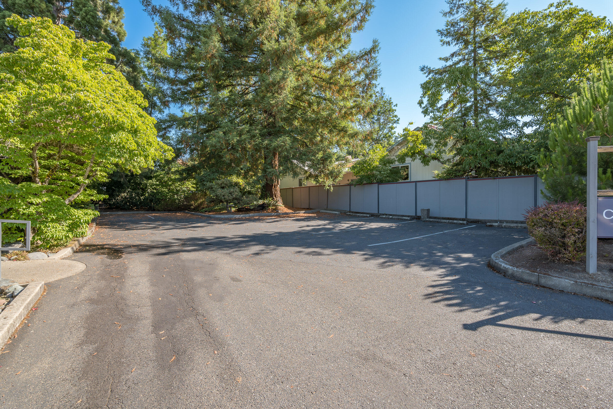 Bungalow Add Tog - Commercial Lease