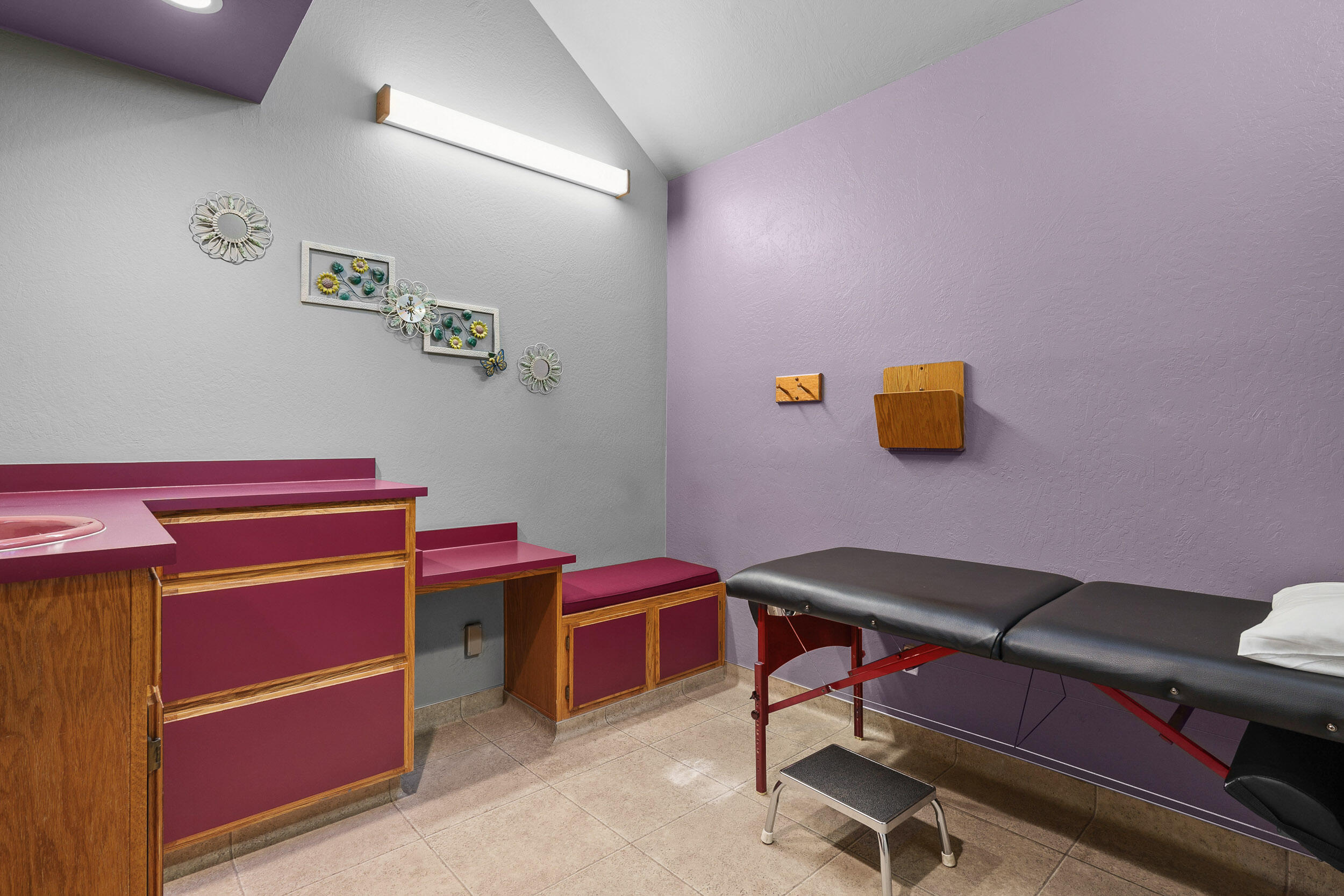 Bungalow Add Tog - Commercial Lease