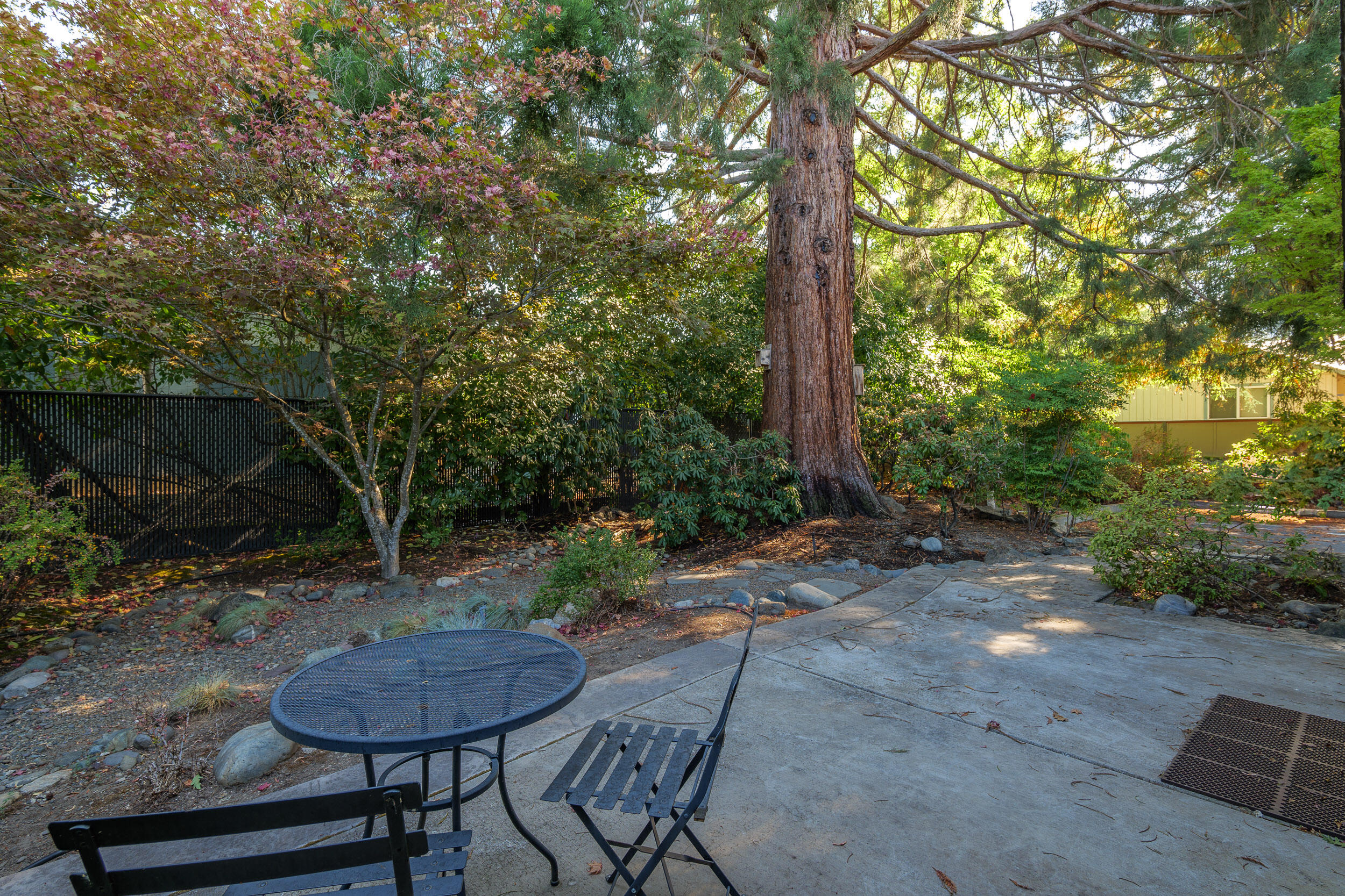 Bungalow Add Tog - Commercial Lease