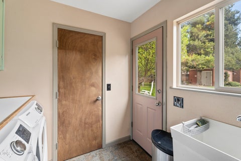 Tiny photo for 16191 Twin Drive, La Pine, OR 97739 (MLS # 220225480)
