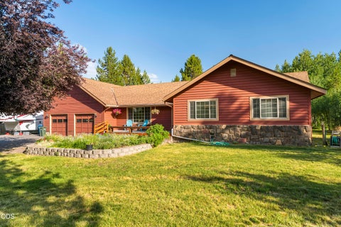 Photo of 16191 Twin Drive, La Pine, OR 97739 (MLS # 220225480)
