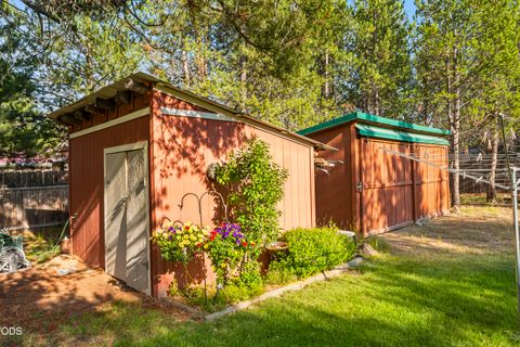 Tiny photo for 16191 Twin Drive, La Pine, OR 97739 (MLS # 220225480)