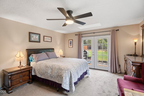 Tiny photo for 16191 Twin Drive, La Pine, OR 97739 (MLS # 220225480)