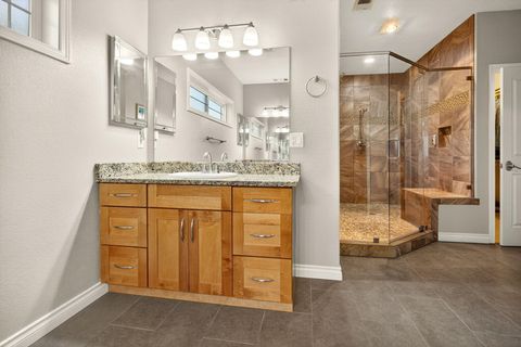 Tiny photo for 108 Oak Point Drive, Eagle Point, OR 97524 (MLS # 220210738)