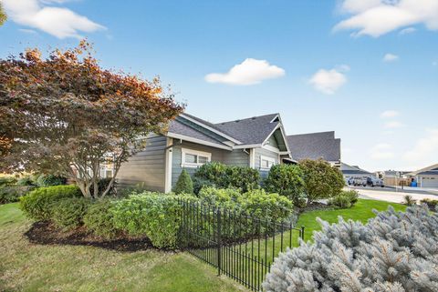 Tiny photo for 108 Oak Point Drive, Eagle Point, OR 97524 (MLS # 220210738)