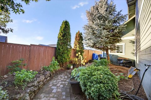 Tiny photo for 108 Oak Point Drive, Eagle Point, OR 97524 (MLS # 220210738)