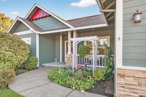 Tiny photo for 108 Oak Point Drive, Eagle Point, OR 97524 (MLS # 220210738)