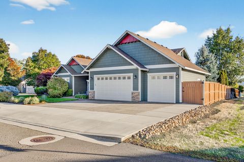 Tiny photo for 108 Oak Point Drive, Eagle Point, OR 97524 (MLS # 220210738)