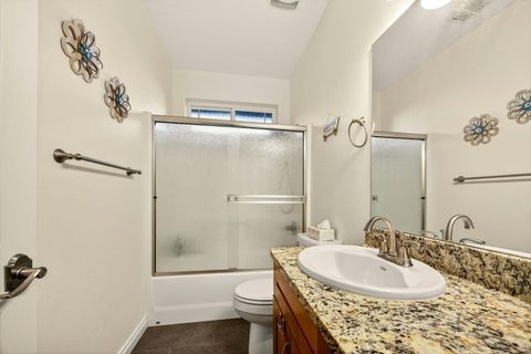 Tiny photo for 108 Oak Point Drive, Eagle Point, OR 97524 (MLS # 220210738)