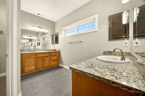 Tiny photo for 108 Oak Point Drive, Eagle Point, OR 97524 (MLS # 220210738)