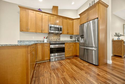 Tiny photo for 108 Oak Point Drive, Eagle Point, OR 97524 (MLS # 220210738)