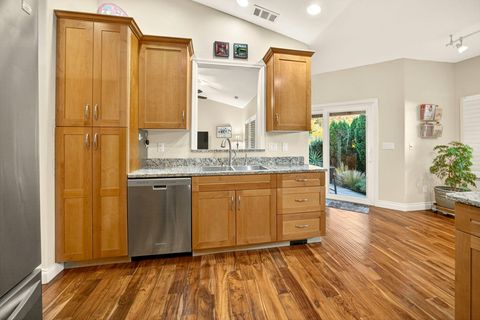 Tiny photo for 108 Oak Point Drive, Eagle Point, OR 97524 (MLS # 220210738)