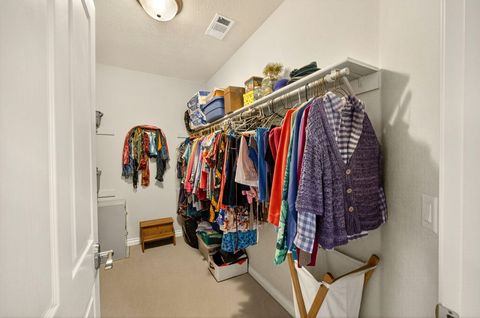 Tiny photo for 108 Oak Point Drive, Eagle Point, OR 97524 (MLS # 220210738)