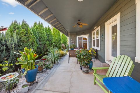 Tiny photo for 108 Oak Point Drive, Eagle Point, OR 97524 (MLS # 220210738)