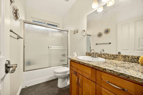 Tiny photo for 108 Oak Point Drive, Eagle Point, OR 97524 (MLS # 220210738)