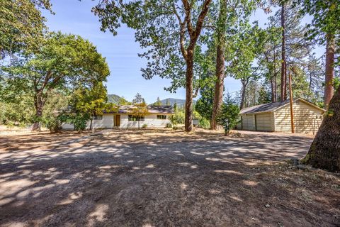 Tiny photo for 6534 Tunnel Loop Road, Grants Pass, OR 97526 (MLS # 220212517)