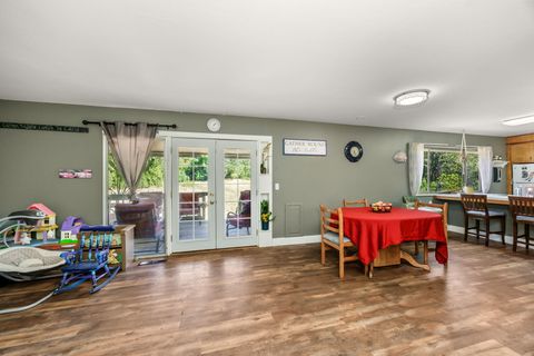 Tiny photo for 6534 Tunnel Loop Road, Grants Pass, OR 97526 (MLS # 220212517)