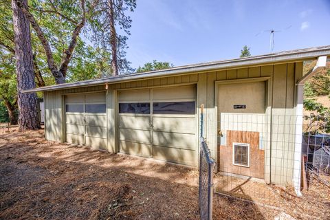 Tiny photo for 6534 Tunnel Loop Road, Grants Pass, OR 97526 (MLS # 220212517)