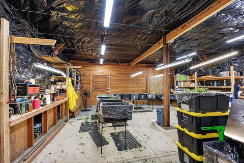 Tiny photo for 6534 Tunnel Loop Road, Grants Pass, OR 97526 (MLS # 220212517)