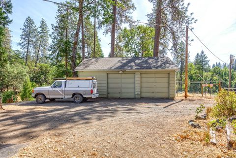 Tiny photo for 6534 Tunnel Loop Road, Grants Pass, OR 97526 (MLS # 220212517)