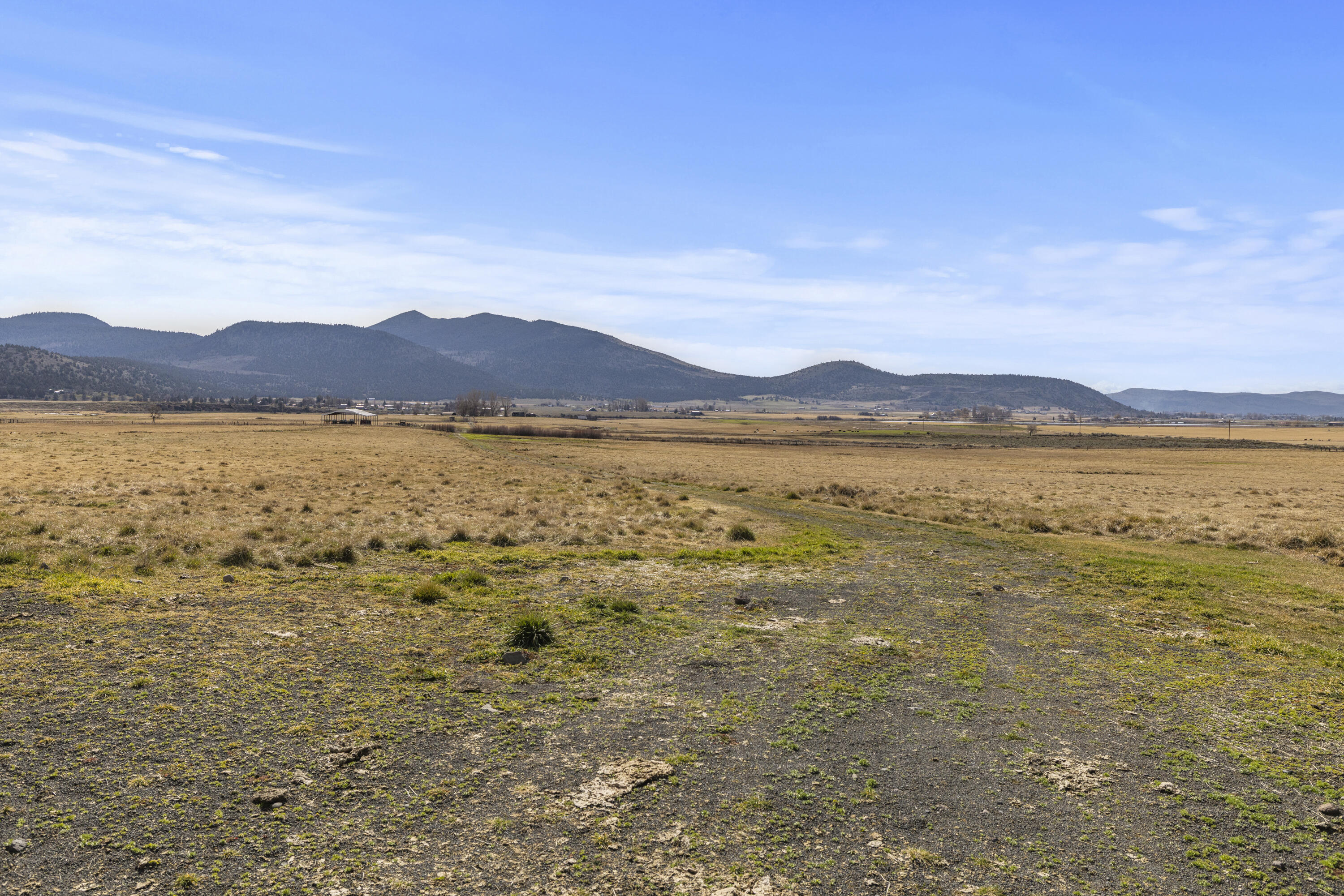 Highway 140 E 596670