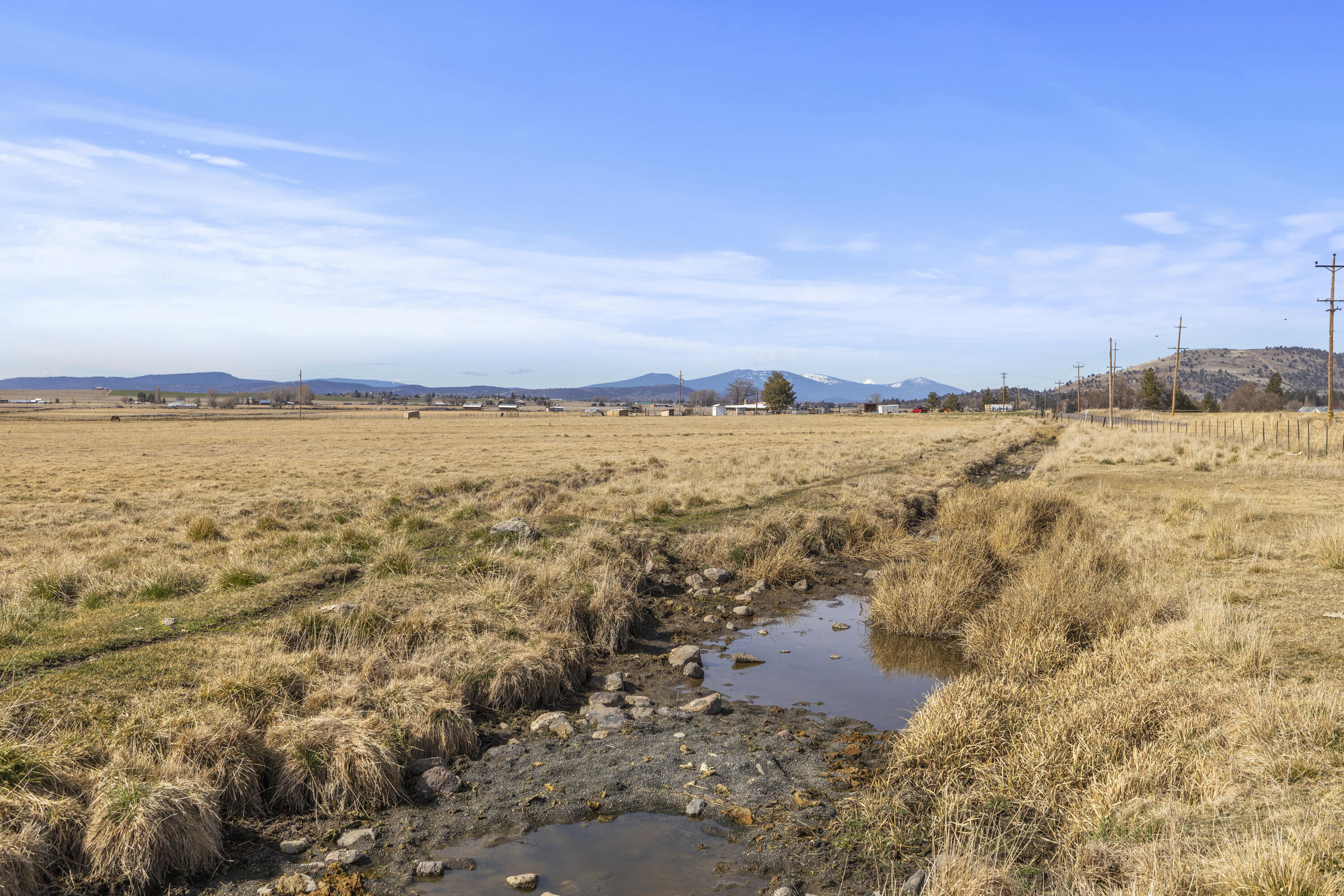 Highway 140 E 596670