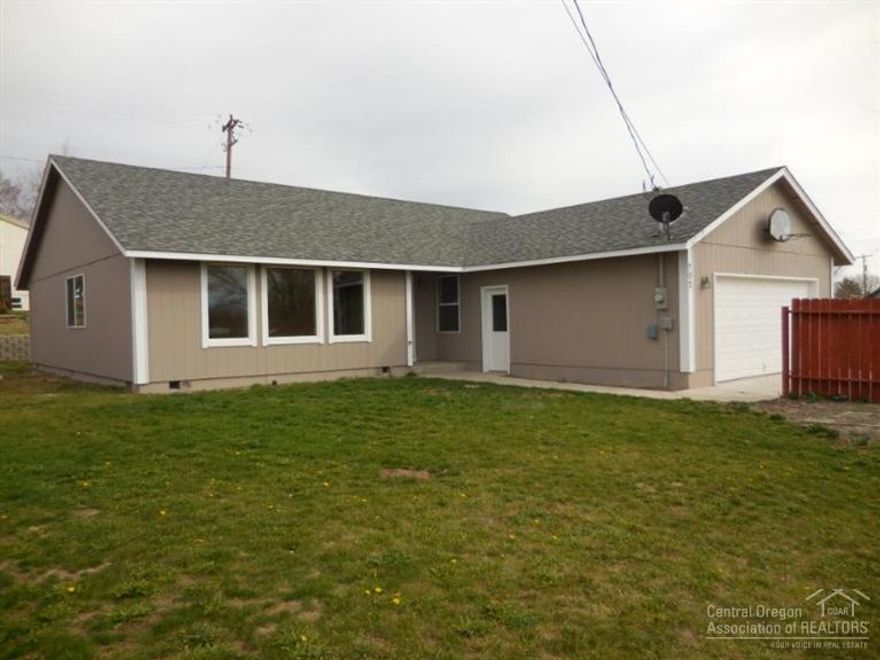 This homepath property is located in quiet and peaceful Culver, Oregon, the gateway to Lake Billy Chinook. It is on a corner lot, just a few blocks from shopping and restaurants. The yard is fenced, and the home has just been painted-interior and exterior-and re carpeted. Call now!