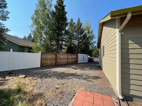 Tiny photo for 16691 Oakridge Place, La Pine, OR 97739 (MLS # 220213055)