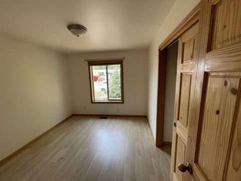 Tiny photo for 16691 Oakridge Place, La Pine, OR 97739 (MLS # 220213055)
