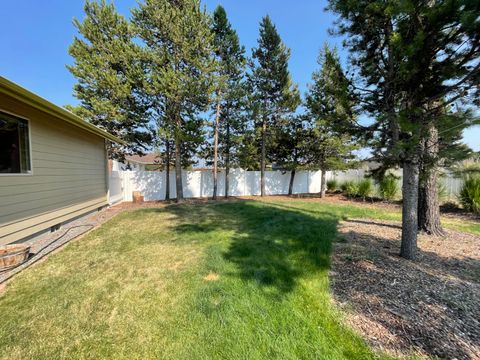 Tiny photo for 16691 Oakridge Place, La Pine, OR 97739 (MLS # 220213055)