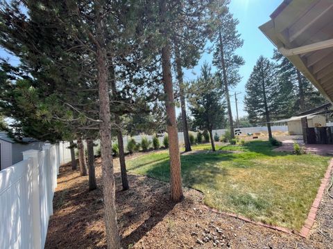 Tiny photo for 16691 Oakridge Place, La Pine, OR 97739 (MLS # 220213055)