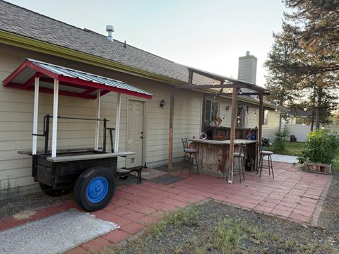 Tiny photo for 16691 Oakridge Place, La Pine, OR 97739 (MLS # 220213055)