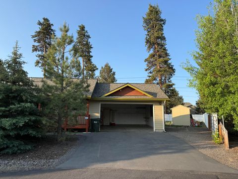 Tiny photo for 16691 Oakridge Place, La Pine, OR 97739 (MLS # 220213055)