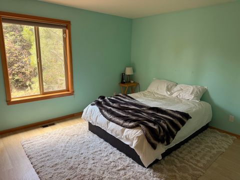 Tiny photo for 16691 Oakridge Place, La Pine, OR 97739 (MLS # 220213055)