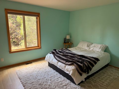 Tiny photo for 16691 Oakridge Place, La Pine, OR 97739 (MLS # 220213055)