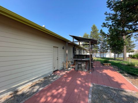 Tiny photo for 16691 Oakridge Place, La Pine, OR 97739 (MLS # 220213055)