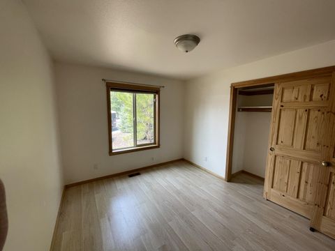 Tiny photo for 16691 Oakridge Place, La Pine, OR 97739 (MLS # 220213055)