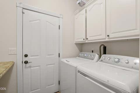 Tiny photo for 1981 Bluegrass Drive, Central Point, OR 97502 (MLS # 220226622)