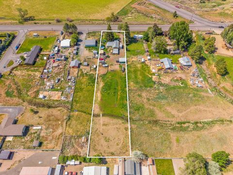 Tiny photo for 2555 SE Paulina Highway, Prineville, OR 97754 (MLS # 220221626)
