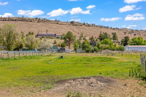 Tiny photo for 2555 SE Paulina Highway, Prineville, OR 97754 (MLS # 220221626)