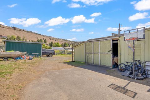 Tiny photo for 2555 SE Paulina Highway, Prineville, OR 97754 (MLS # 220221626)