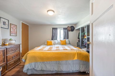 Tiny photo for 2555 SE Paulina Highway, Prineville, OR 97754 (MLS # 220221626)